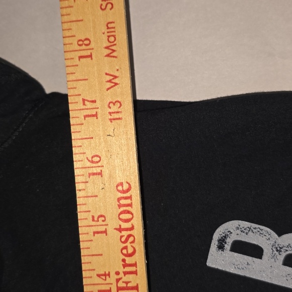 UFC Conor McGregor Black Vneck T-Shirt Irish The Notorious Womens Size Large NWT - Picture 6 of 7